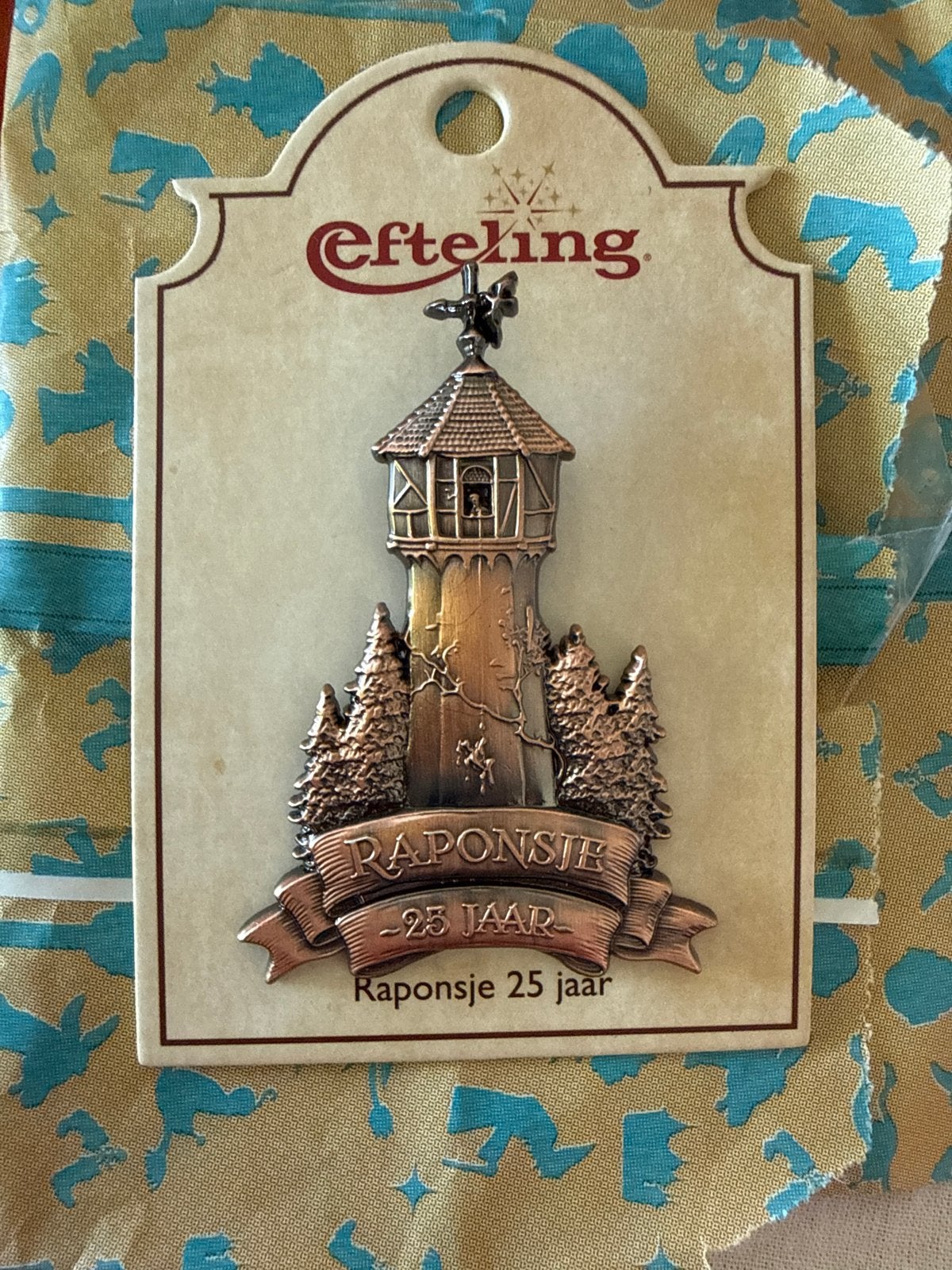 Efteling Raponsje 25 jaar pin/speld, Ophalen of Verzenden, Nieuw, Button of Speldje