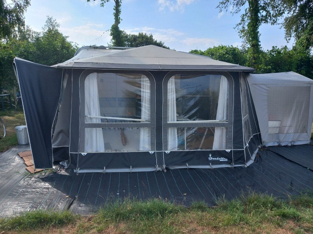 Caravan Hobby De Luxe Easy SF 400, Hobby, Tot en met 2, Koelkast, Treinzit
