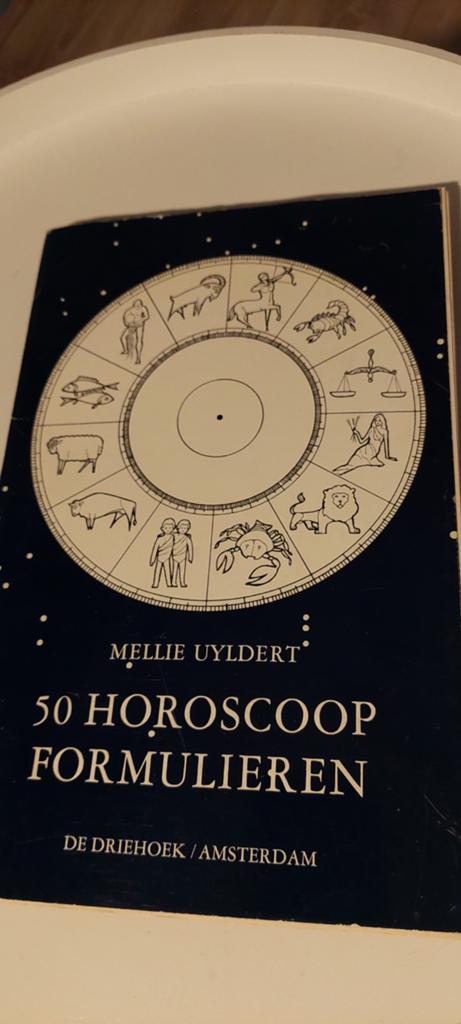 Boekje met 48 Horoscoop Formulieren - Mellie Uyldert, Ophalen of Verzenden, Astrologie