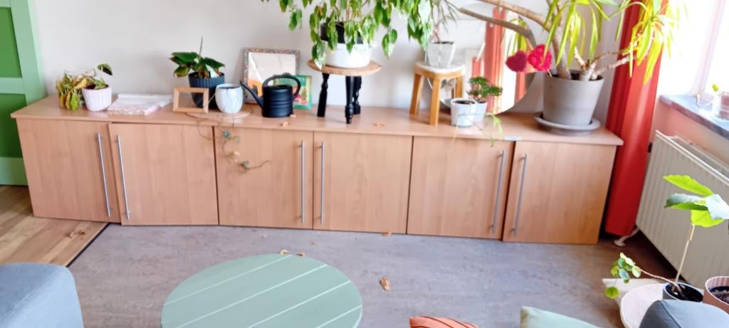 Lage kast met deuren - veel opbergruimte, Huis en Inrichting, Kasten | Dressoirs, Ophalen, Gebruikt, Modern, functioneel, 200 cm of meer