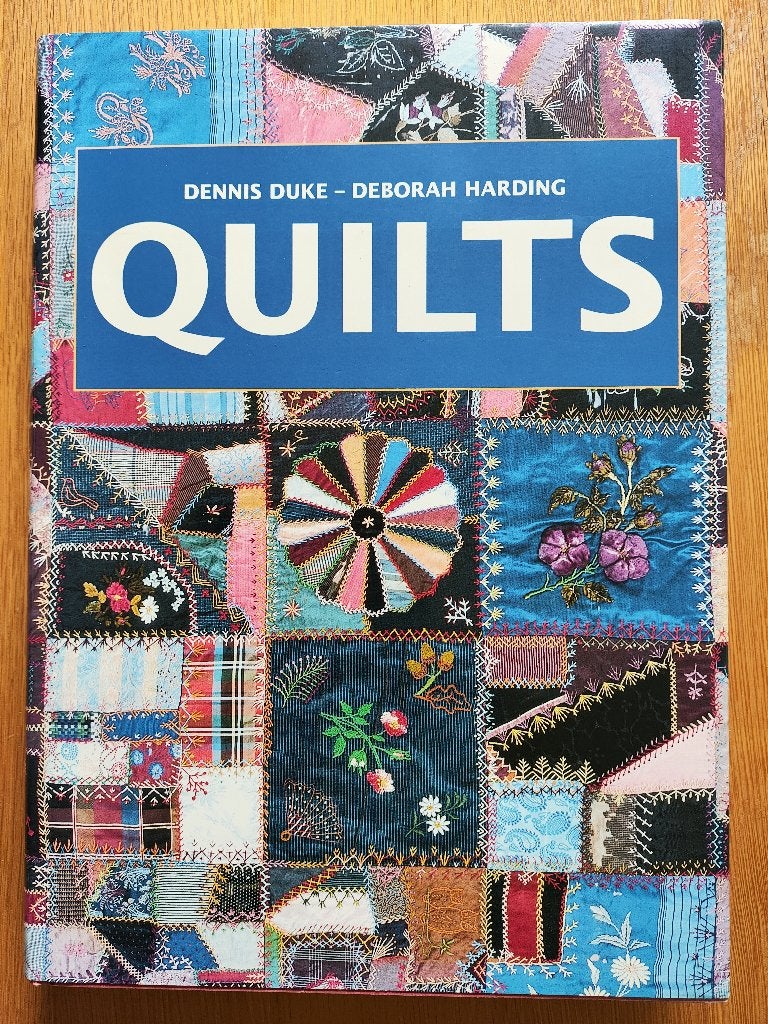 Boek Quilts Dennis Duke Deborah Harding enorm groot dik boek, Overige materialen, Overige kleuren, Ophalen of Verzenden, Zo goed als nieuw