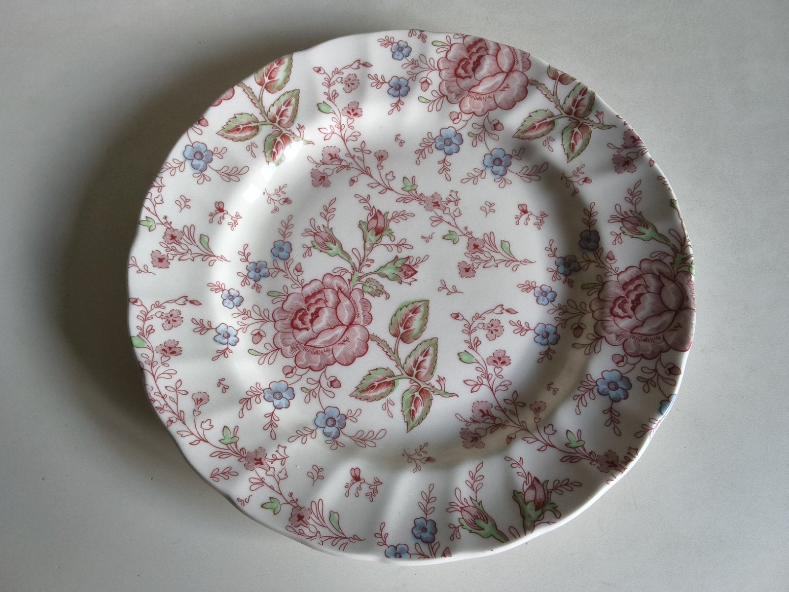 johnson rose Chintz dinerbord, Ophalen of Verzenden, Porselein, Overige stijlen, Bord(en)