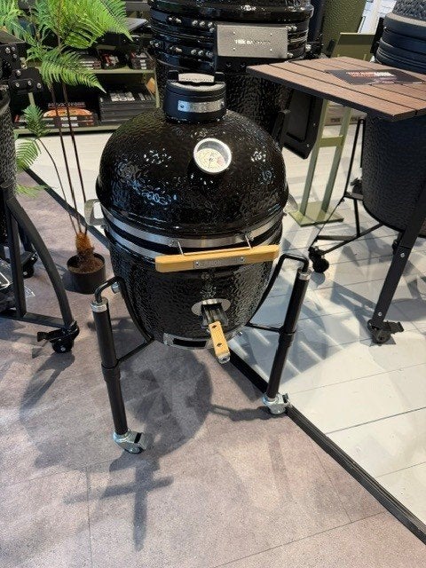 SHOWROOMMODEL | Monolith Junior Pro 2.0 + Onderstel, Tuin en Terras, Ophalen, Nieuw, Monolith