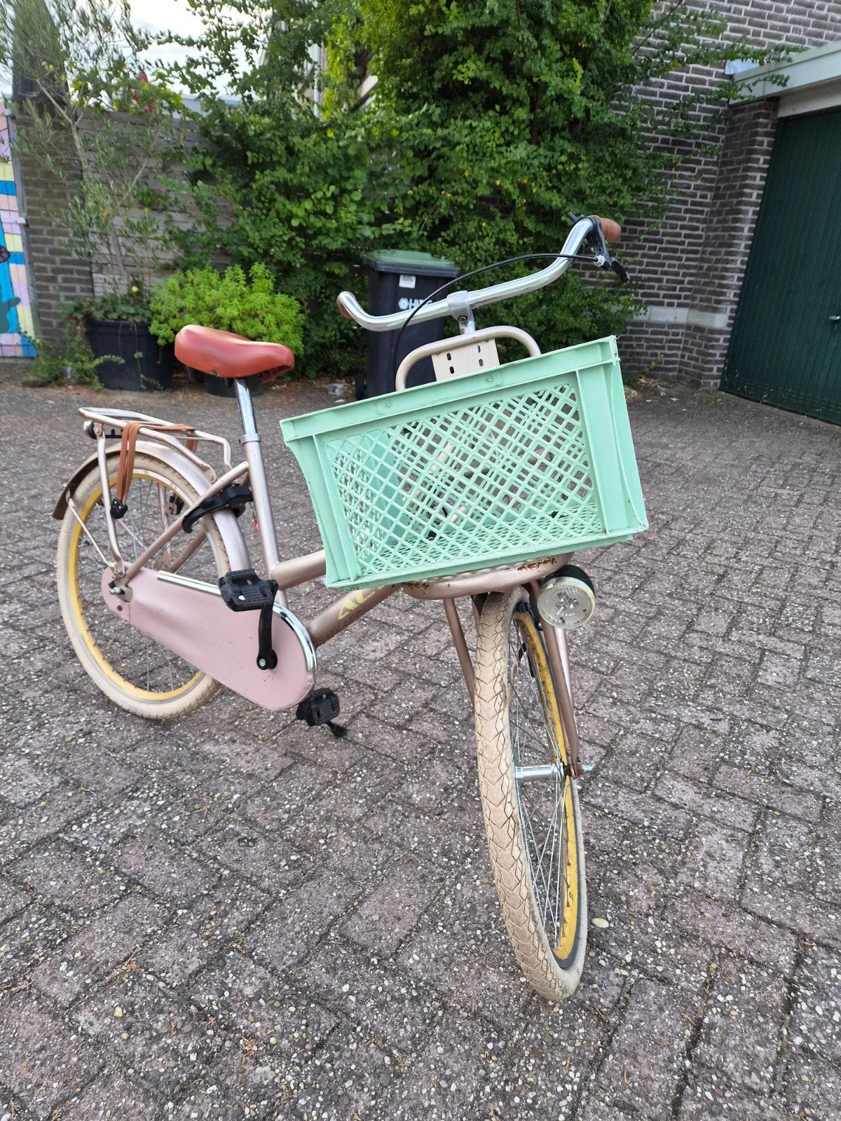 Meisjesfiets 24 inch met voordrager, Fietsen en Brommers, Fietsen | Meisjes, Terugtraprem, Ophalen, Overige merken, Gebruikt