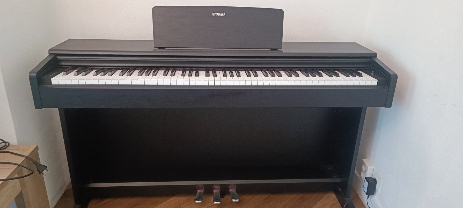 Zo goed als nieuwe Yamaha YDP-145 digitale piano, Ophalen of Verzenden, Zo goed als nieuw, Zwart