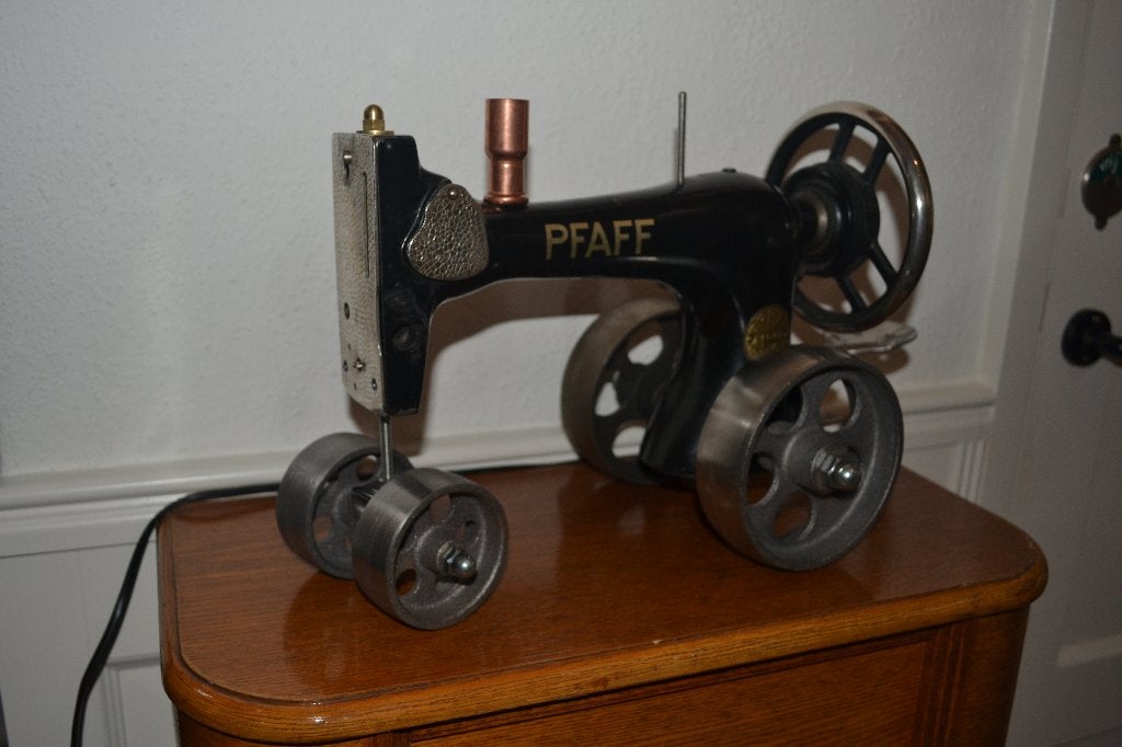Antieke naaimachine tracktor, Antiek en Kunst, Antiek | Naaimachines, Ophalen of Verzenden