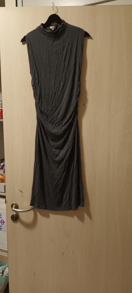 Antraciete Jurk. H&M. -Medium., Kleding | Dames, Gelegenheidskleding, Ophalen, Zo goed als nieuw, Maat 38/40 (M), Galajurk