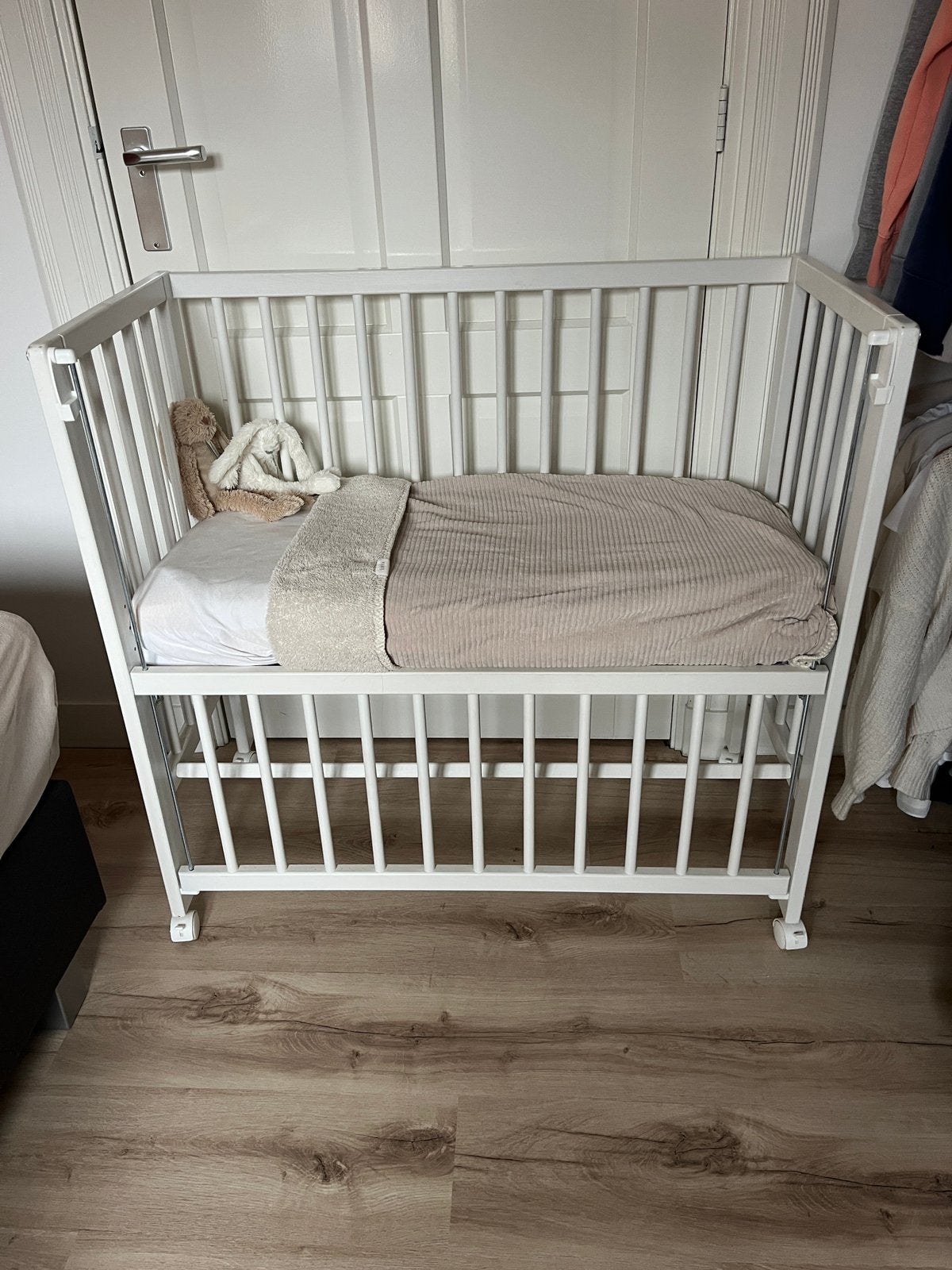 Co sleeper / wieg, wit, hout, verstelbaar in hoogte, Kinderen en Baby's, Ophalen, Zo goed als nieuw, Wieg
