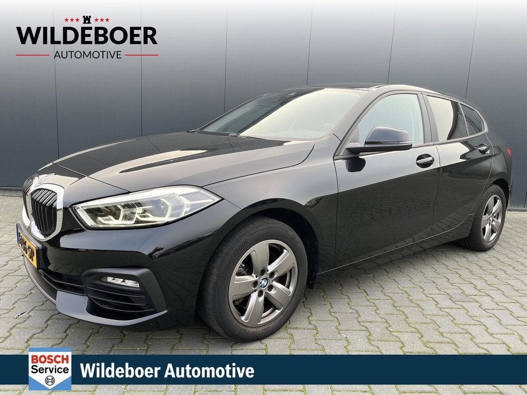 BMW 1-Serie (f40) 118i 140 PK Executive Edition + NAVI + CLI, Stof, Gebruikt, Zwart, Origineel Nederlands