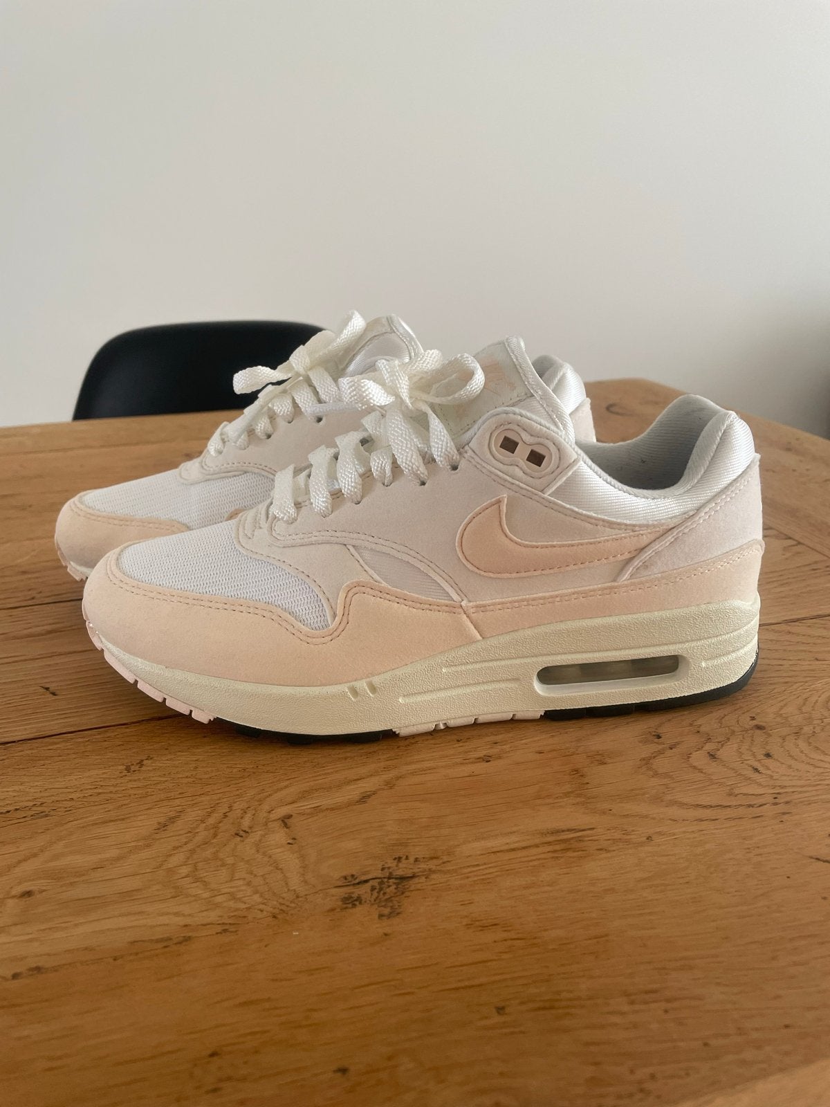 Nike Air Max 38,5 - Zo goed als nieuw, Ophalen of Verzenden, Zo goed als nieuw, Overige kleuren, Sneakers of Gympen
