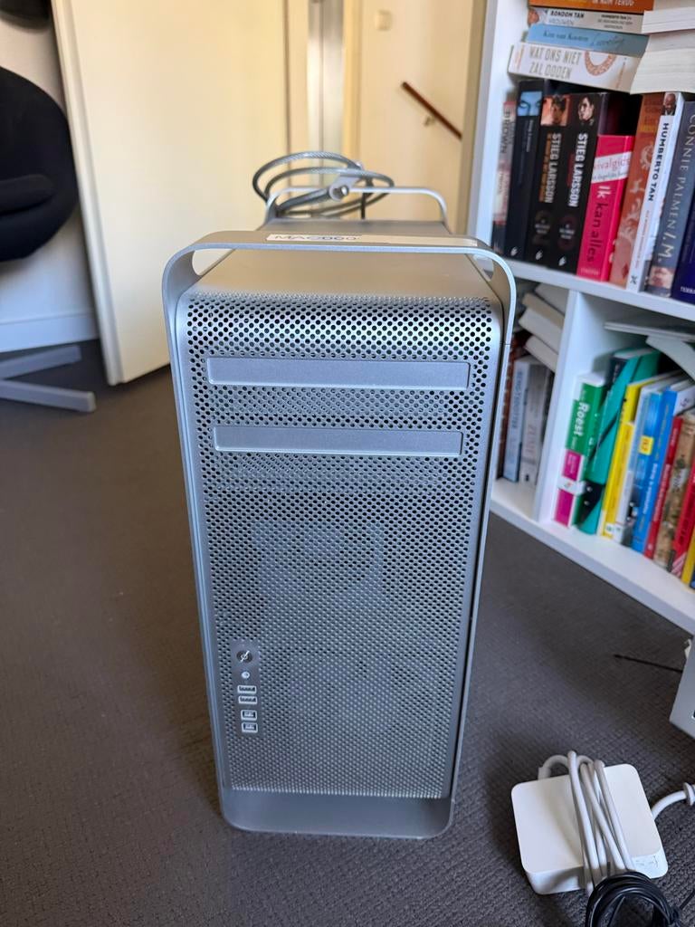 Oude Apple computer met toebehoren, Computers en Software, Apple Desktops, Gebruikt, Minder dan 4 GB, Ophalen of Verzenden, Mac Pro