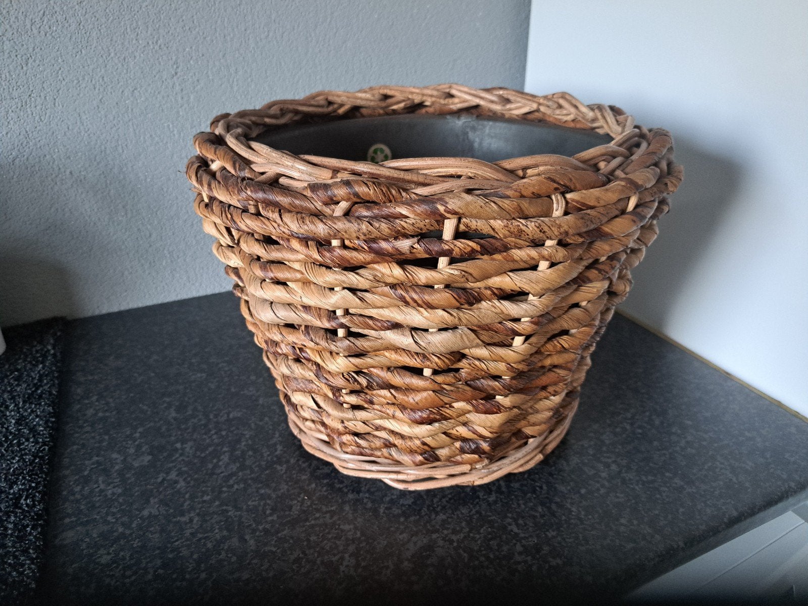 Grote rotan bloempot, Tuin en Terras, Bloempotten, Overige materialen, Rond, Zo goed als nieuw, Minder dan 40 cm