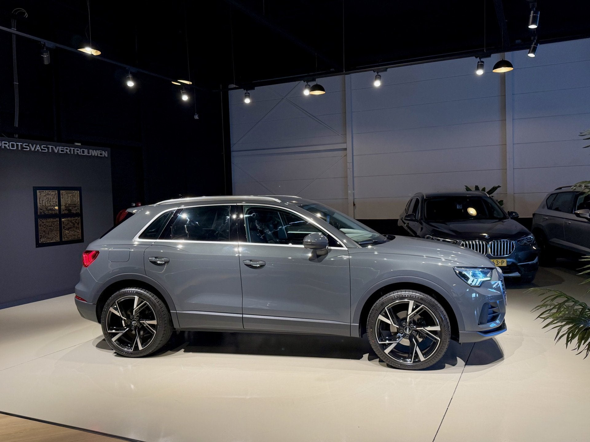 Audi Q3 35 TFSI Advanced Navi|Virtuel|Matrix-LED|Media Grijs, Auto's, Dealer onderhouden, Stof, Huisgarantie, 4 cilinders
