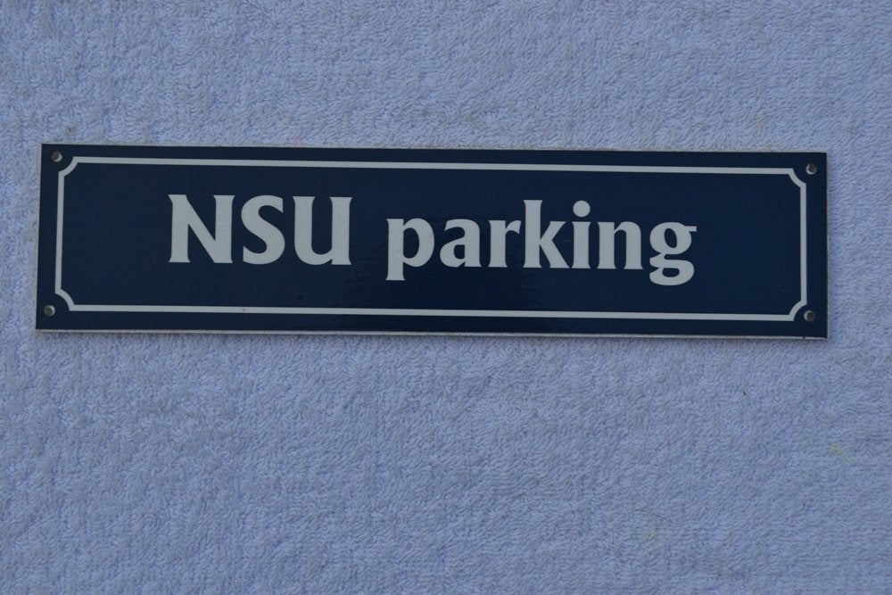 Mooi NSU parkeer schildje, Ophalen of Verzenden, Overige merken