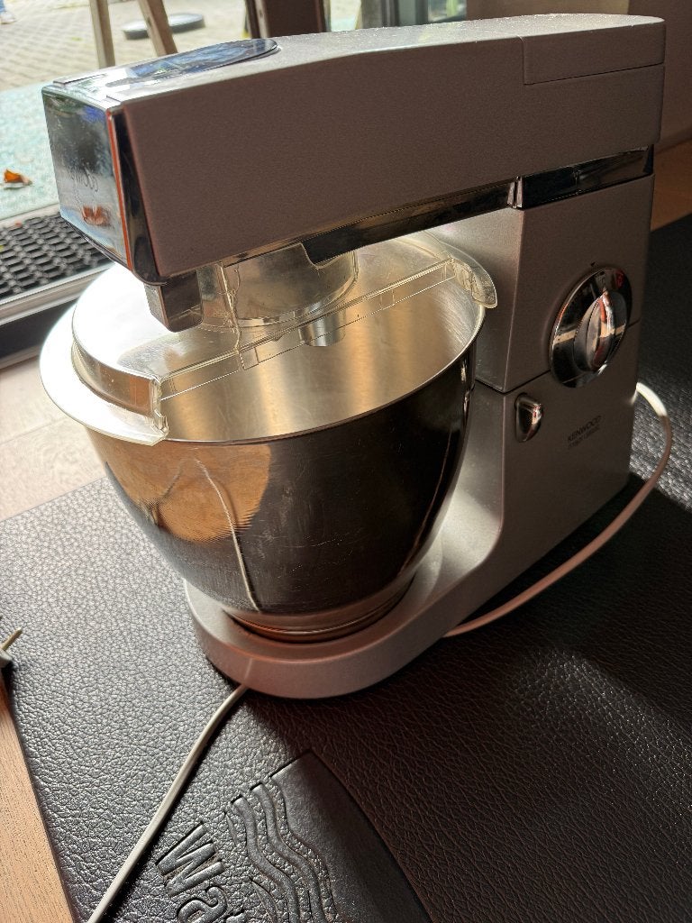 Kenwood Major Classic keukenmachine met kom en hulpstukken, Witgoed en Apparatuur, Keukenmixers, 4 liter of meer, Ophalen, Gebruikt