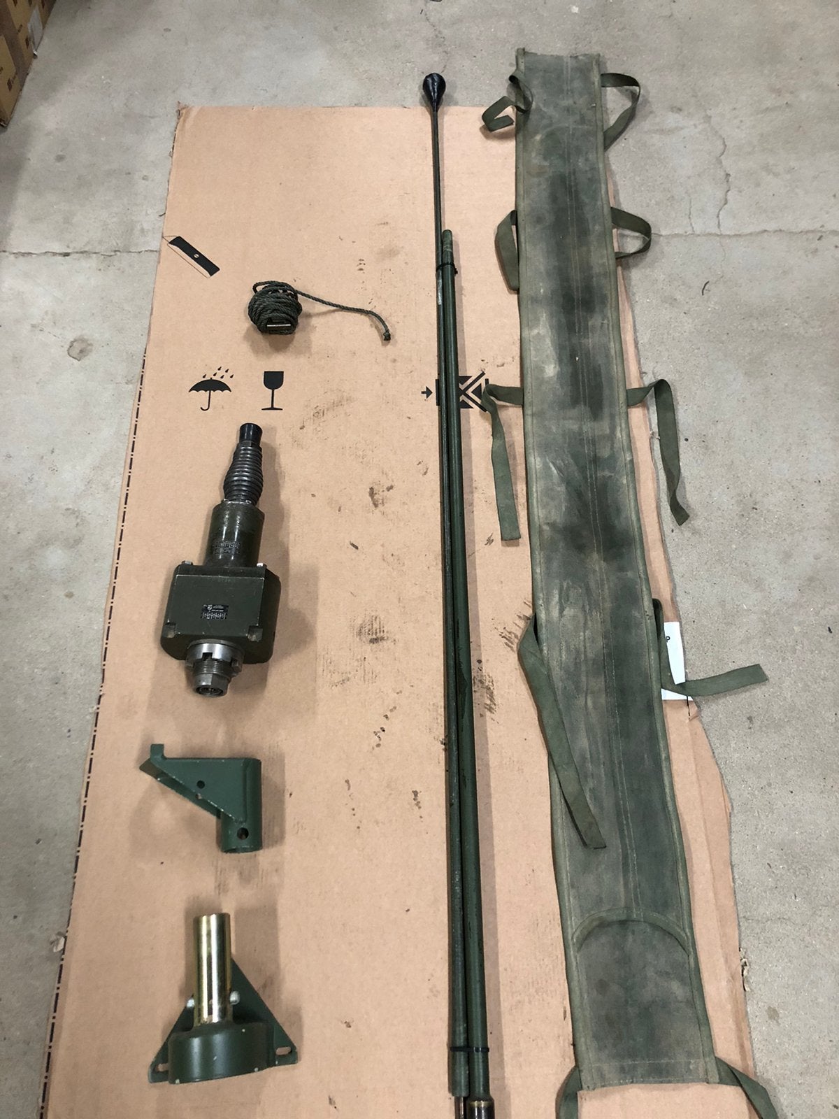 Land Rover Lightweight/109 antenne installatie complete set, Verzamelen, Ophalen of Verzenden, Landmacht, Nederland, Overige typen