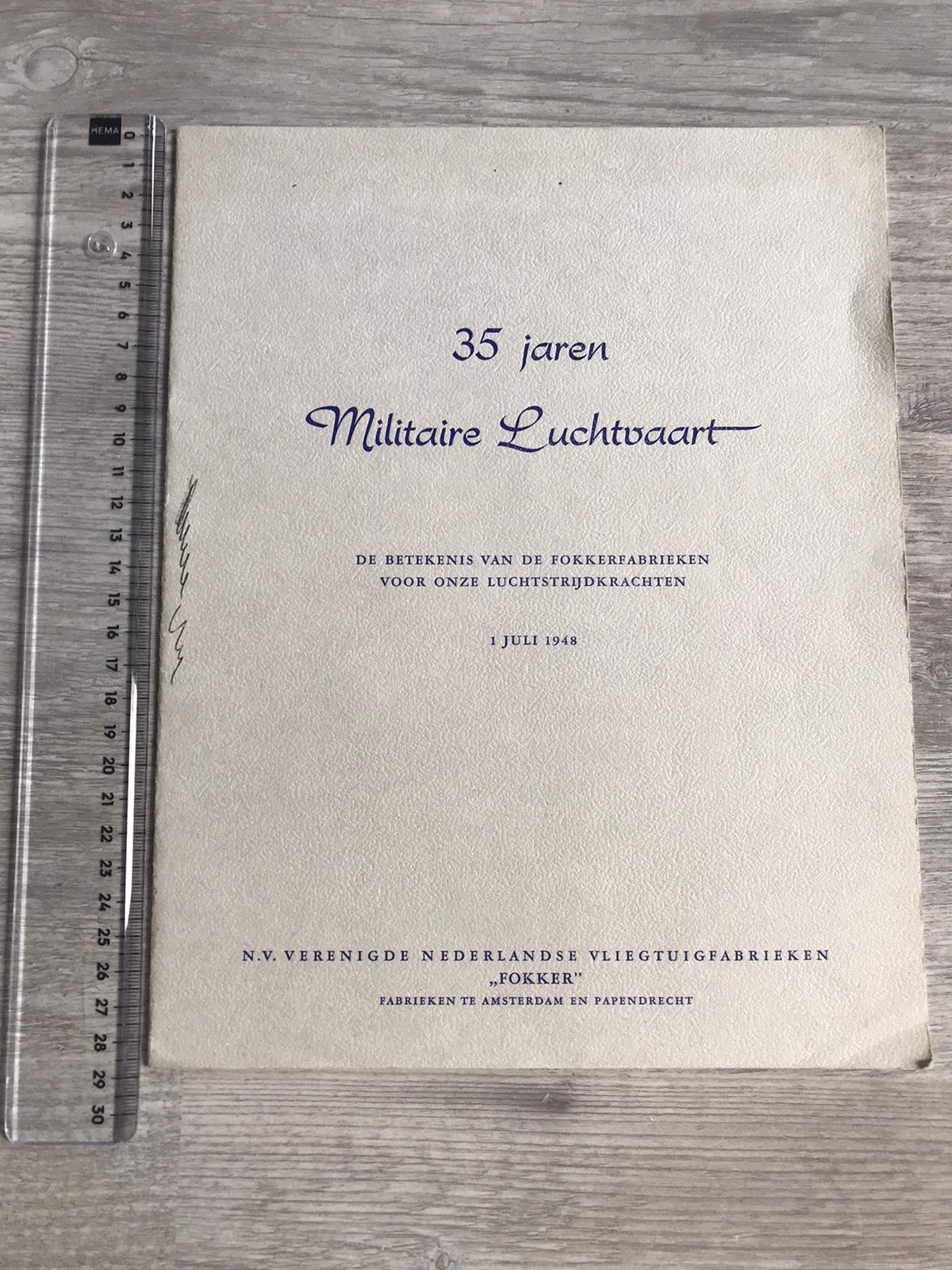 Fokker & 35 jaren Militaire Luchtvaart 1948 LVA Luchtmacht, Ophalen of Verzenden, Zo goed als nieuw, Kaart, Foto of Prent