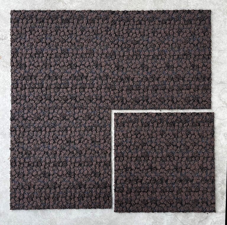 Bruine steentjes motief van tapijttegels 50x50cm, Huis en Inrichting, Stoffering | Vloerbedekking, Bruin, Nieuw, Ophalen of Verzenden