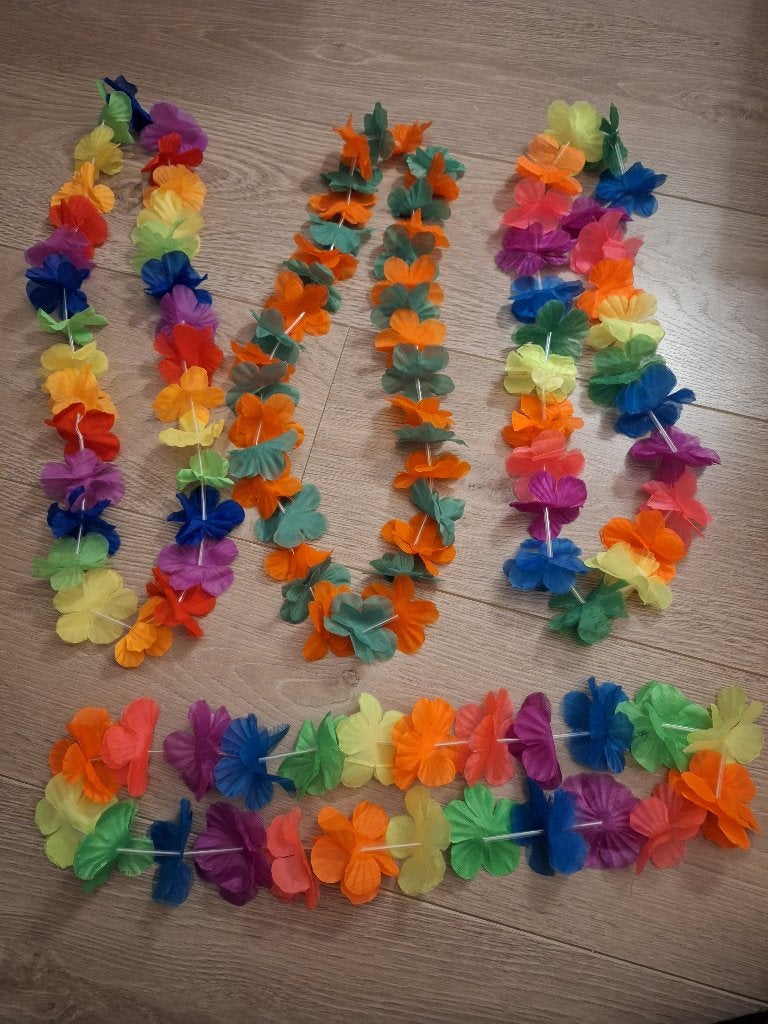 4 x Hawai bloemenkrans multicolor, Ophalen of Verzenden, Gebruikt, Feestartikel, Overige