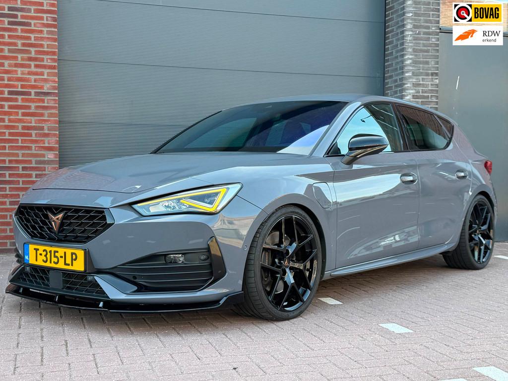 Cupra Leon 1.4 e-Hybrid 245 Graphene Grey, werkelijk uniek!, Auto's, Gebruikt, 4 cilinders, Leon, Leder en Stof