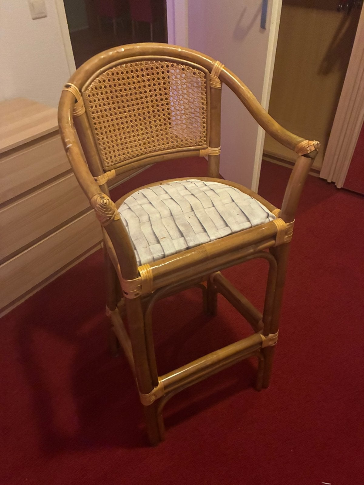 Rotan hoge stoel, Huis en Inrichting, Stoelen, Ophalen, Gebruikt, Bruin, Riet of Rotan