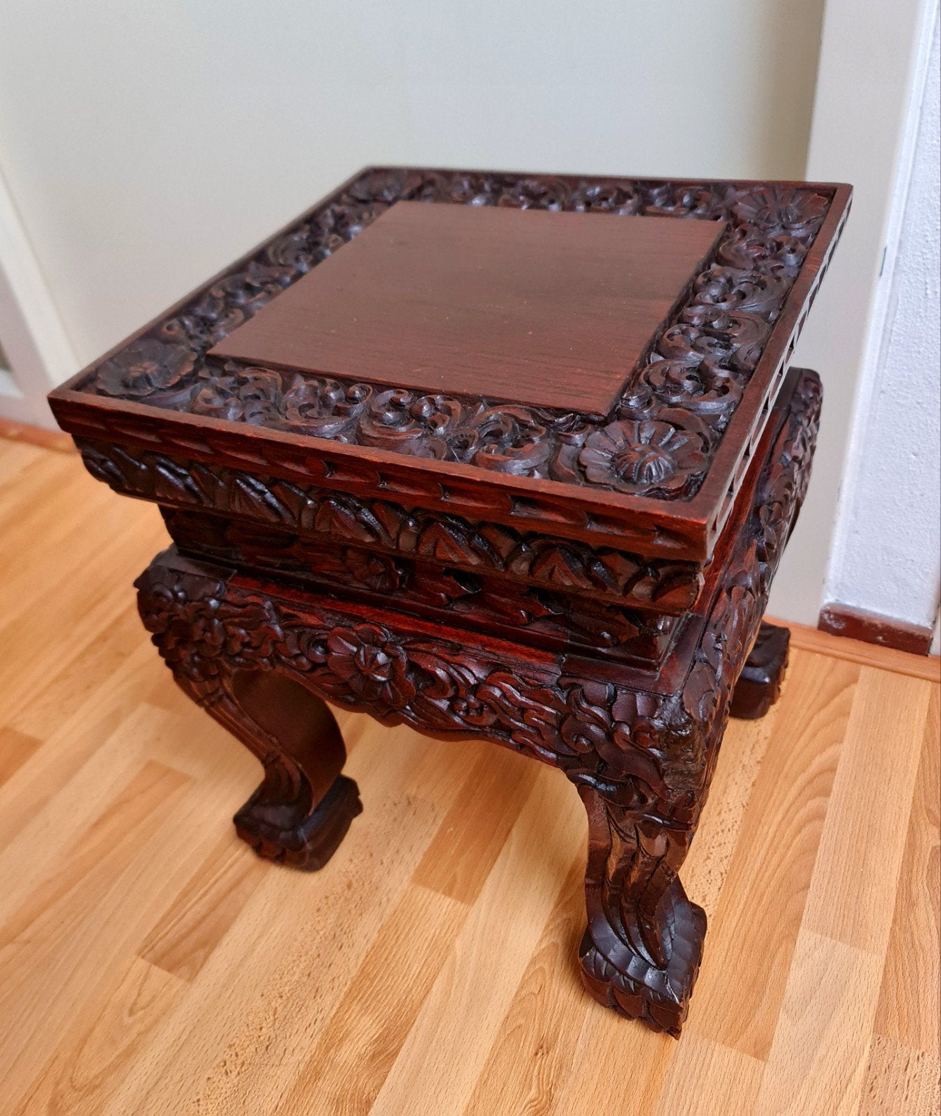 Aziatische (bijzet)tafel plantentafel gekerfd hout vintage, Ophalen