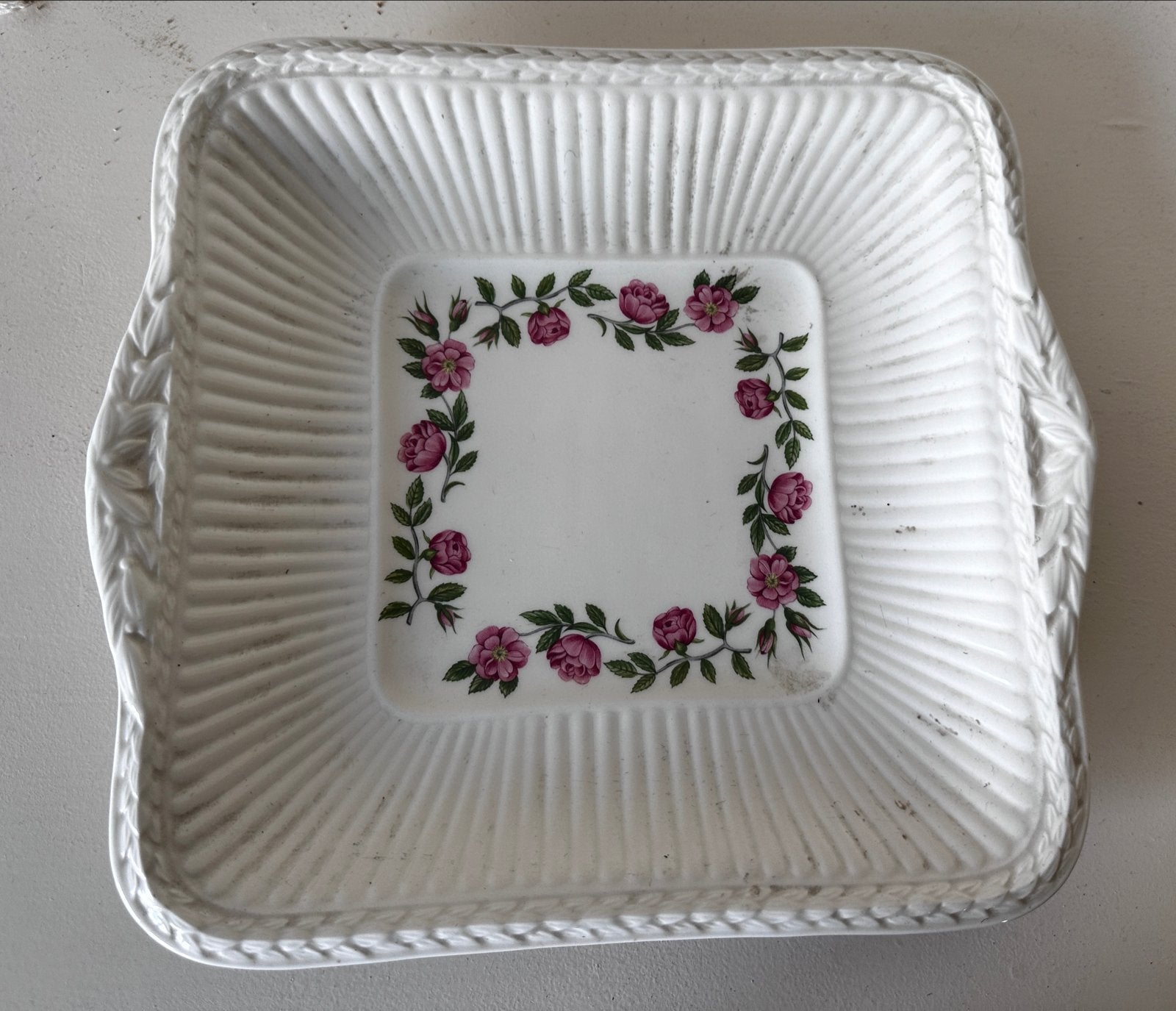 Wedgwood Rosalind vierkante schaal met rozenmotief, Ophalen of Verzenden