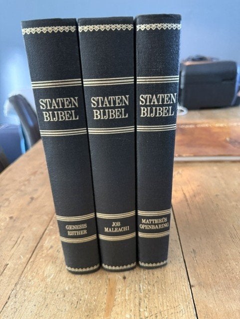 STATENBIJBEL met nieuwe bijgevoegde verklaringen. 3 delen, Boeken, Christendom | Protestants, Ophalen of Verzenden, Zo goed als nieuw