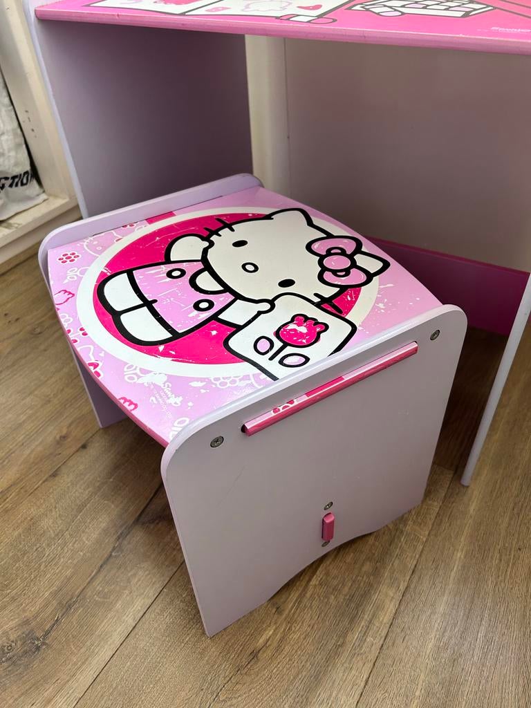 Hello Kitty bureau en stoel set voor kinderen, Ophalen, Gebruikt, Tafel(s) en Stoel(en)