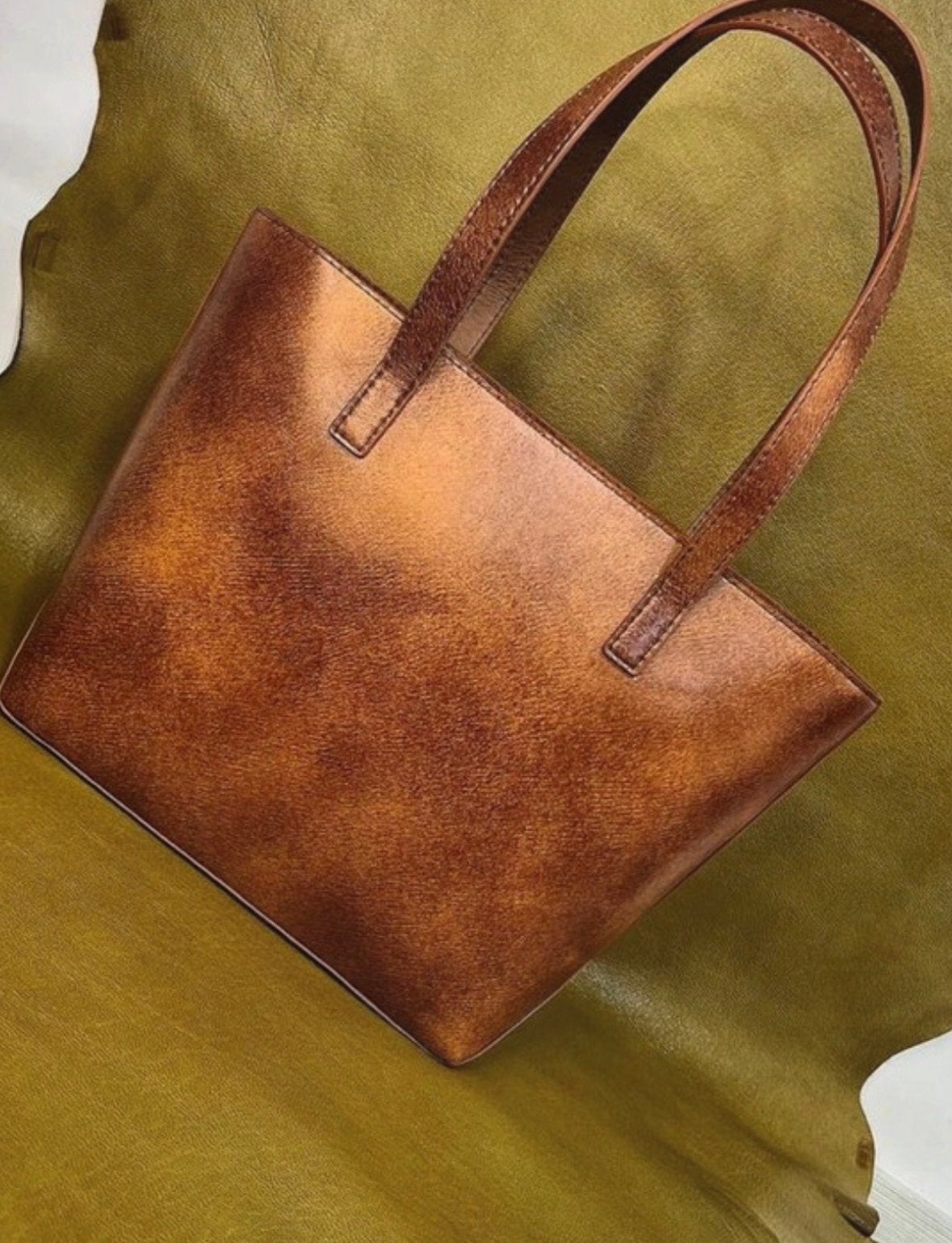 Handgemaakte tas van authentiek rundleer met camel binnenkan, Ophalen of Verzenden, Nieuw, Bruin, Handtas