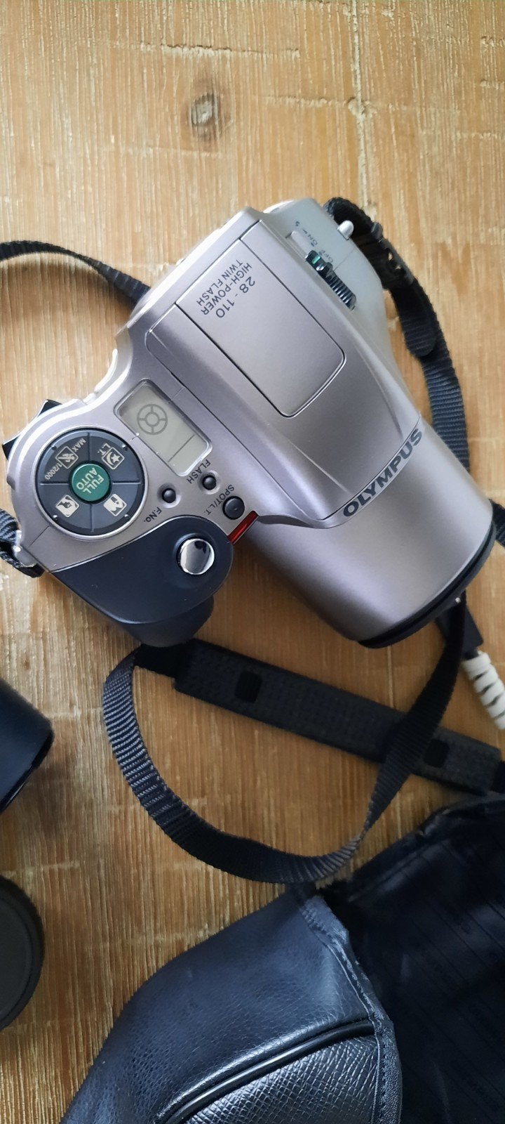 Olympus IS-200 Spiegelreflexcamera met extra lens, Audio, Tv en Foto, Fotocamera's Analoog, Ophalen of Verzenden, Gebruikt, Spiegelreflex