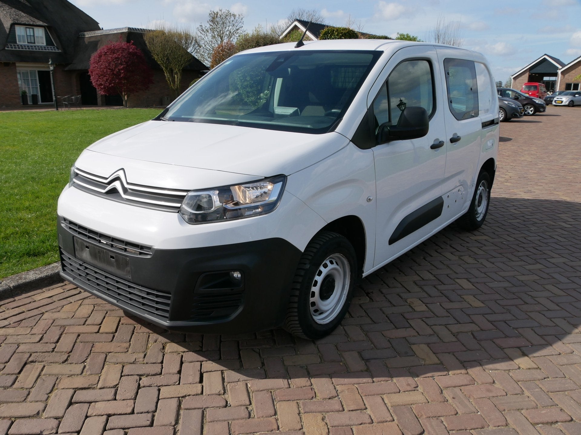 Citroen Berlingo 1.5 BlueHDi 100 L1 AC NAVI DUBB-DOOR 2023 *, Voorwielaandrijving, Stof, Zwart, 4 cilinders