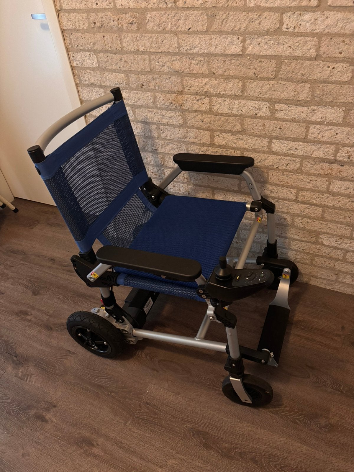 Lichtgewicht electrische rolstoel Joyrider, met nieuw kussen, Ophalen, Zo goed als nieuw, Elektrische rolstoel