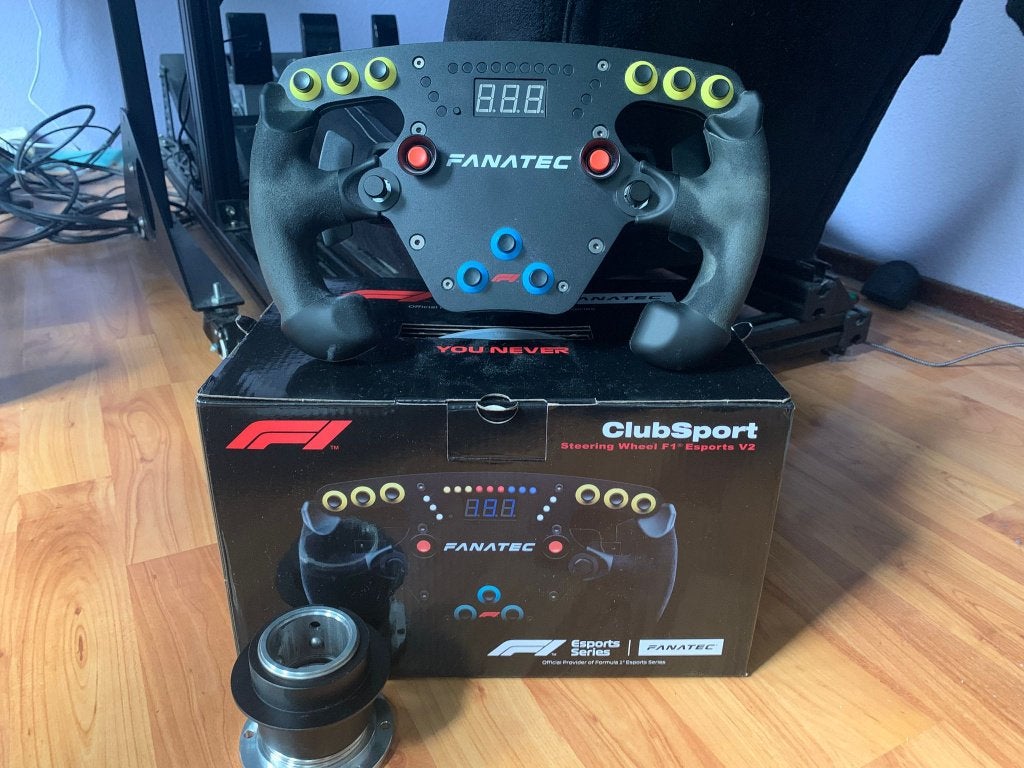 Fanatec F1 Esports V2 QR1, Racestuur, Ophalen of Verzenden, Zo goed als nieuw, RGB verlichting