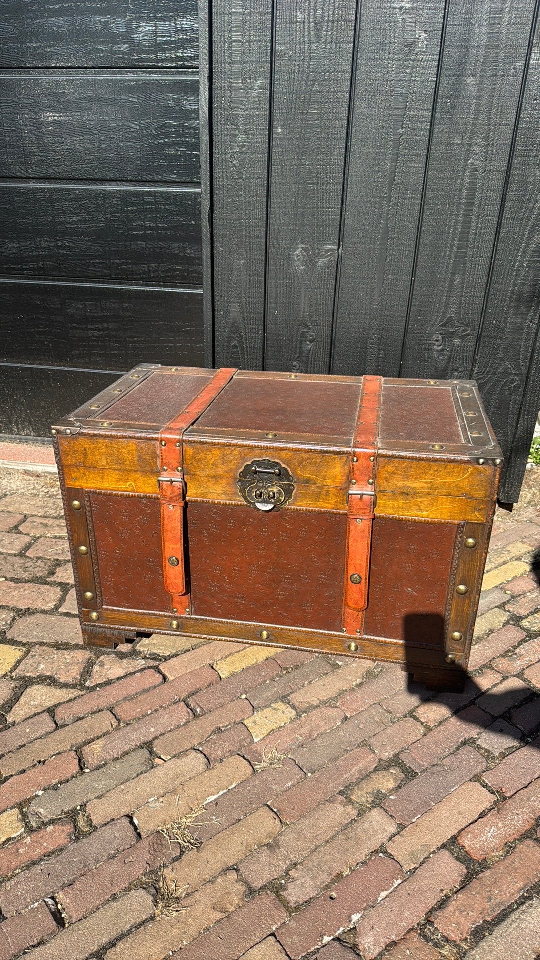 Prachtige houten kist met lederen banden, Huis en Inrichting, Woonaccessoires | Kisten, Minder dan 50 cm, 50 tot 100 cm, Ophalen of Verzenden