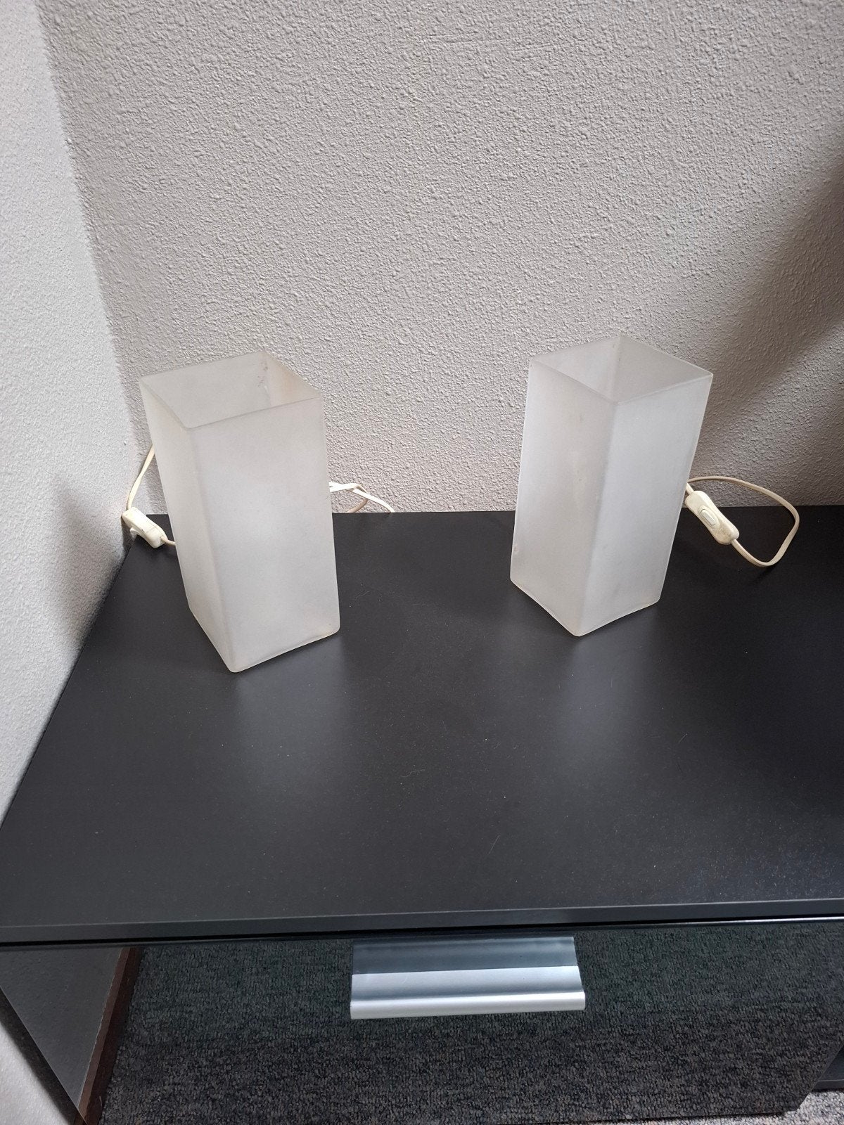 Set van 2 moderne tafellampen van mat glas, Gebruikt, Met schakelaar, E14 (klein), Wit