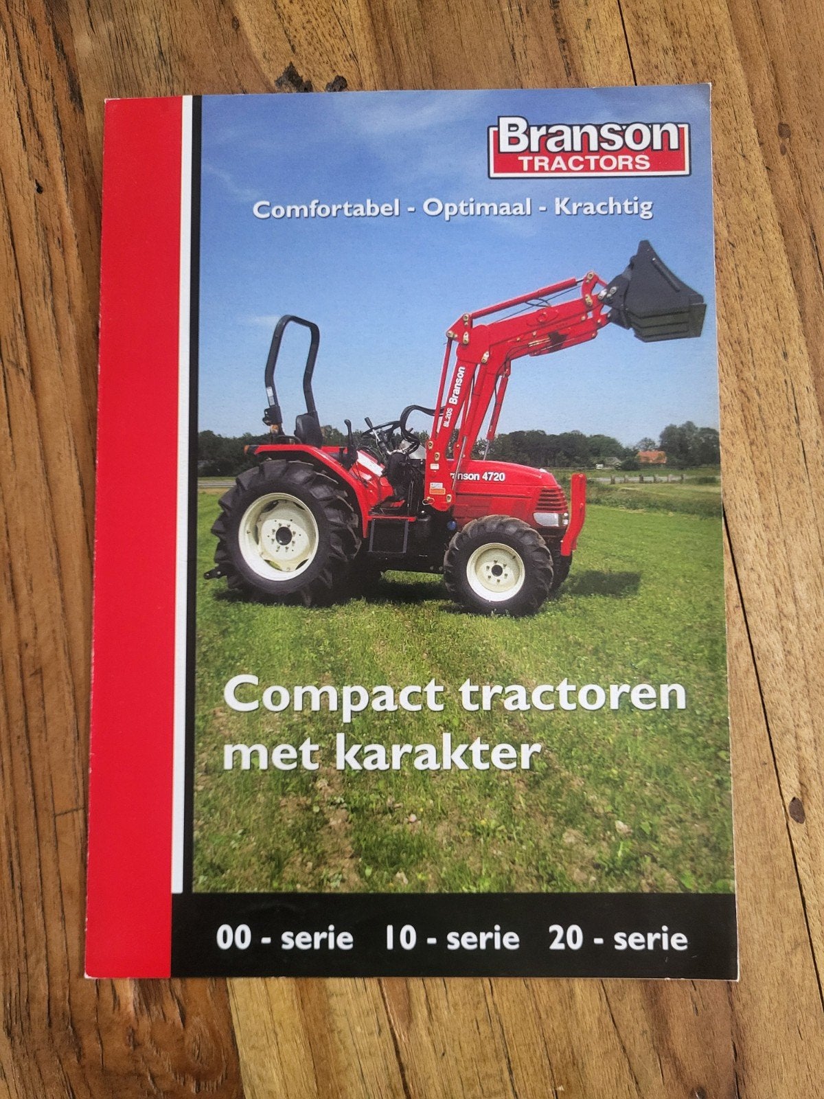tractor folder Branson tractors 00 10 en 20 serie, Ophalen of Verzenden, Zo goed als nieuw