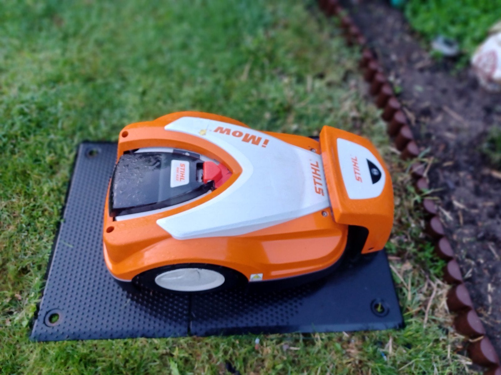 Stihl iMow robotmaaier - Oranje en grijs, Ophalen, Zo goed als nieuw, Accu-grasmaaier, Stihl