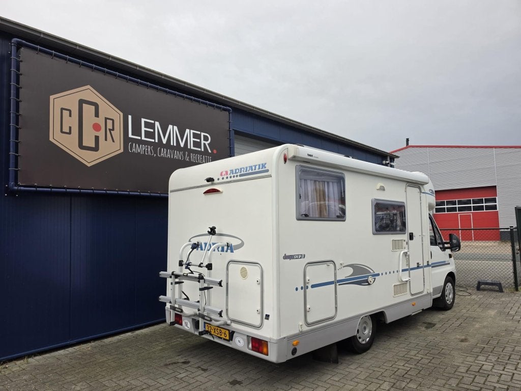 Adria Coral Compact 574 SP Vast bed, 6M, Garage, Ringverwarming, Fiat, Achteruitrijcamera, Treinzit