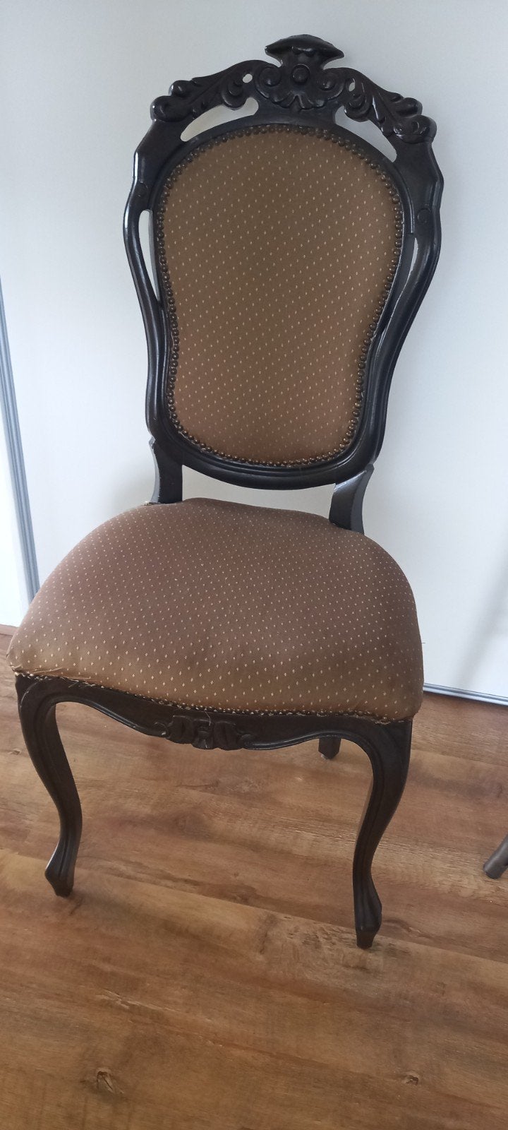 Antieke barok stoel met sierlijk houtsnijwerk, Ophalen