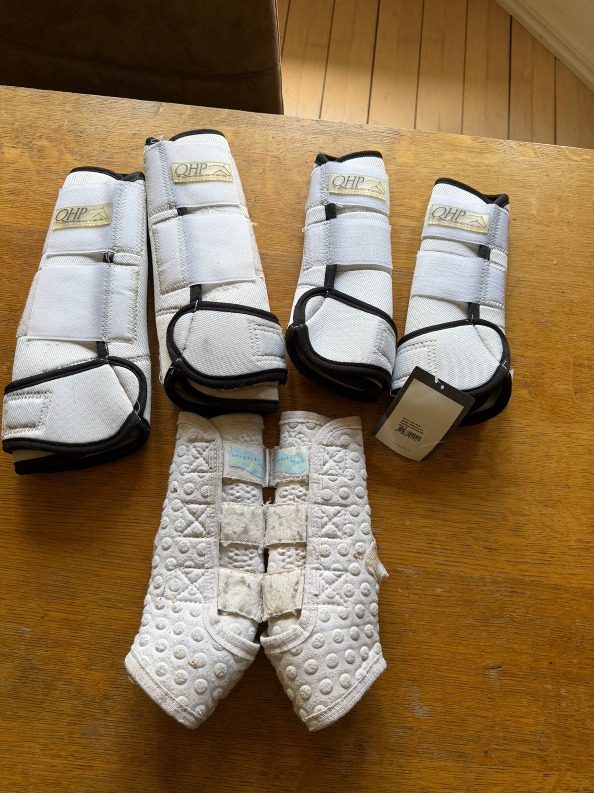 Witte beschermers QHP maat cob/pony nieuw, Dieren en Toebehoren, Ophalen of Verzenden, Zo goed als nieuw