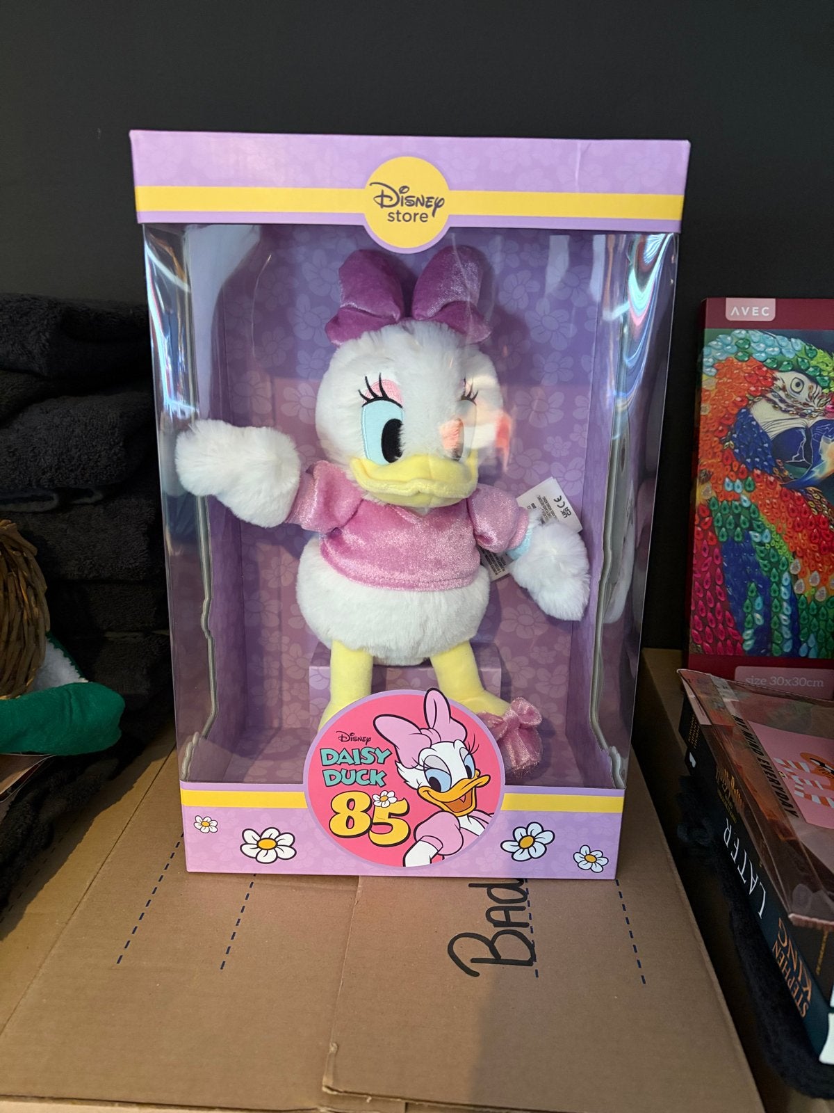 Nieuwe Disney Daisy Duck Knuffel - 85 Jaar Editie, Ophalen of Verzenden, Overige figuren, Nieuw, Knuffel