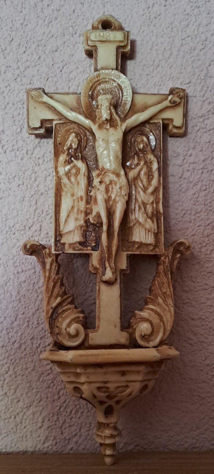 Antiek Kruisbeeld met wijwaterbakje, Antiek en Kunst, Ophalen of Verzenden
