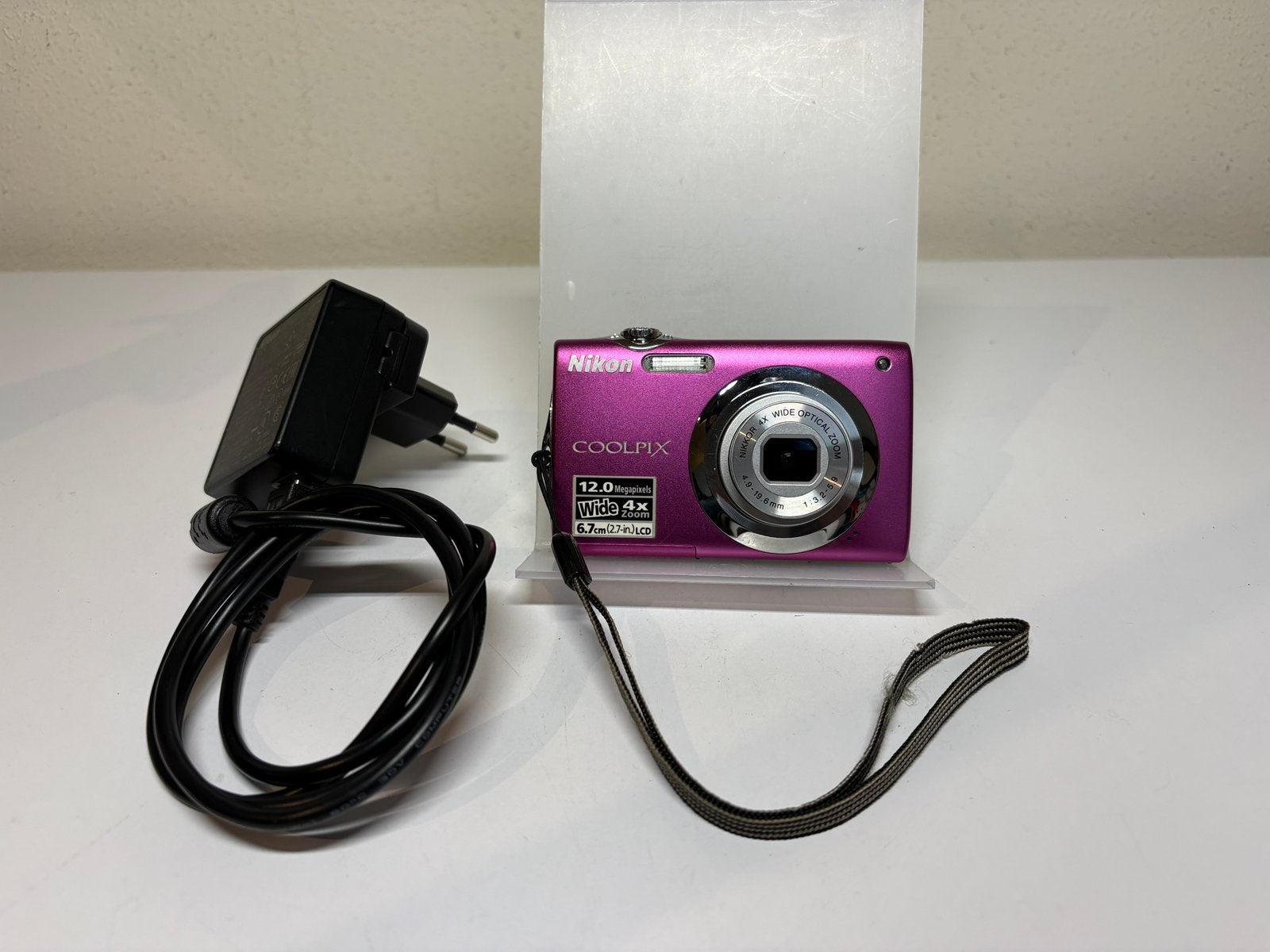 Nikon Coolpix S3000 Roze Compact Camera 12.0 Megapixels, Audio, Tv en Foto, Fotocamera's Digitaal, Ophalen of Verzenden, Gebruikt
