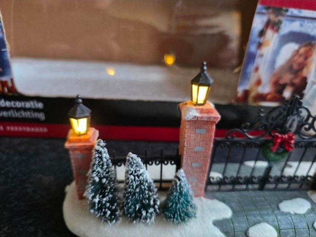 Intratuin kerstdorp hek met verlichting, Diversen, Kerst, Zo goed als nieuw, Ophalen of Verzenden