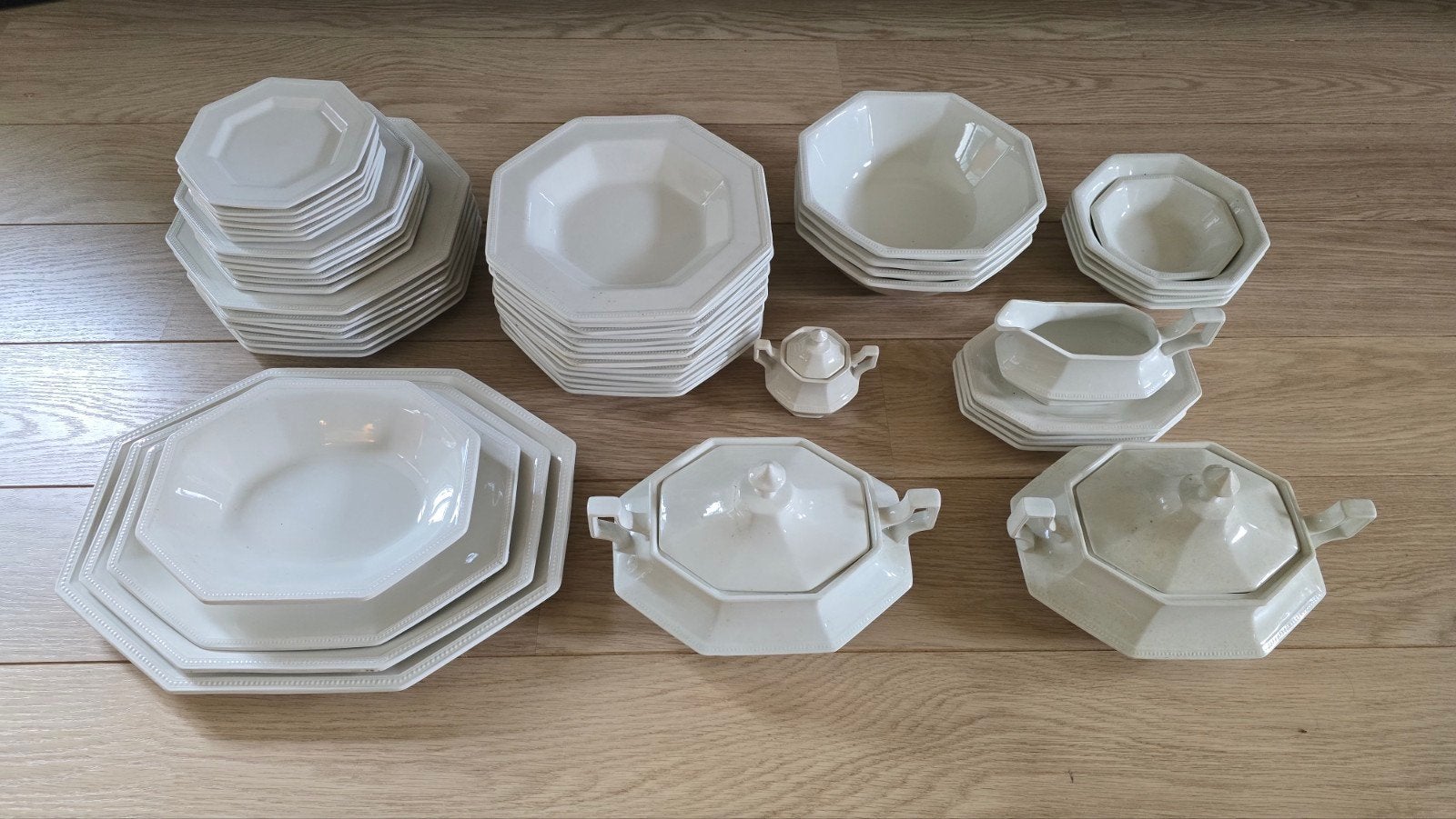 Uitgebreid Johnson Brothers Ironstone servies, Ophalen