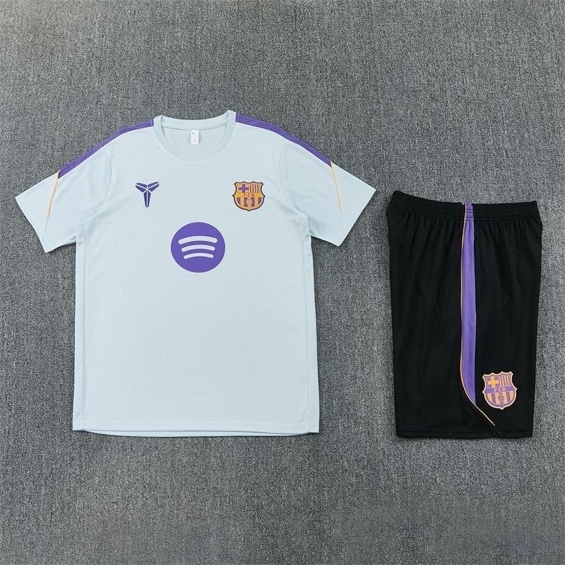 FC Barcelona Trainingsset - Shirt en Broekje, Ophalen of Verzenden, Zo goed als nieuw, Overige maten, Meerkleurig