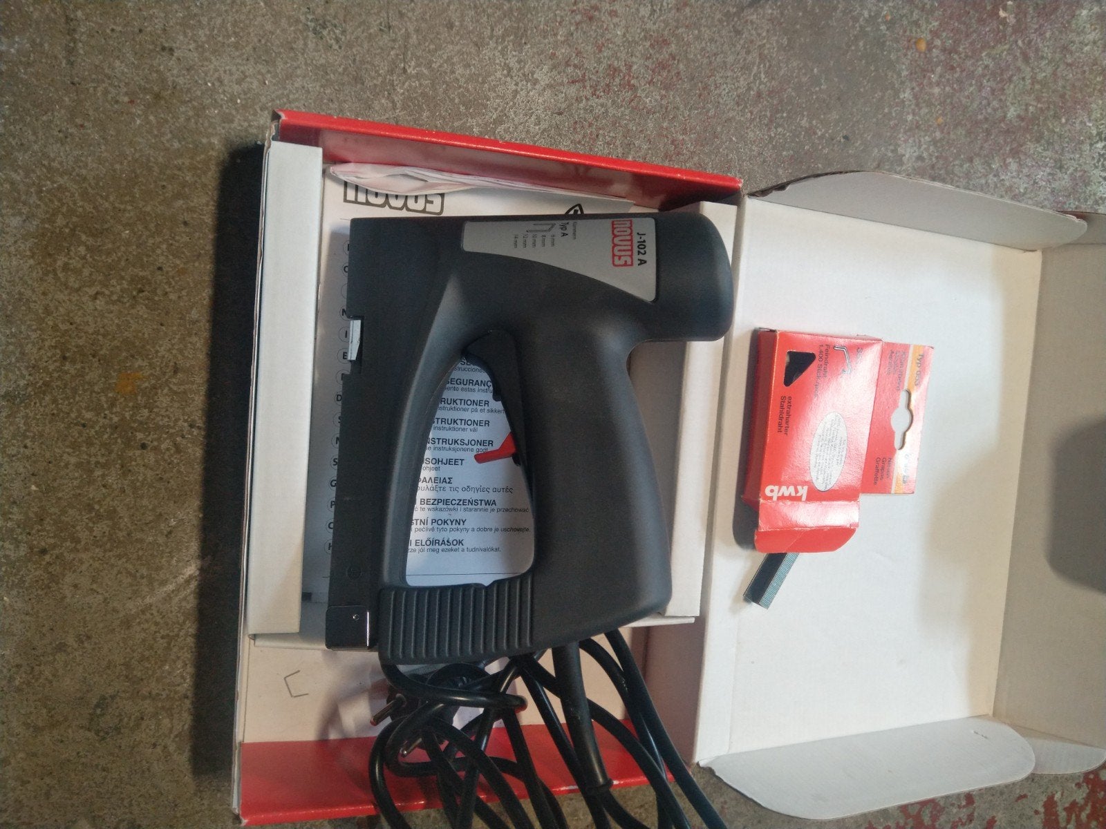 Novus J-102 A Elektrotacker - Hobby Tacker, Doe-het-zelf en Verbouw, Ophalen of Verzenden, Gebruikt, Tacker/nietmachine, Overige merken
