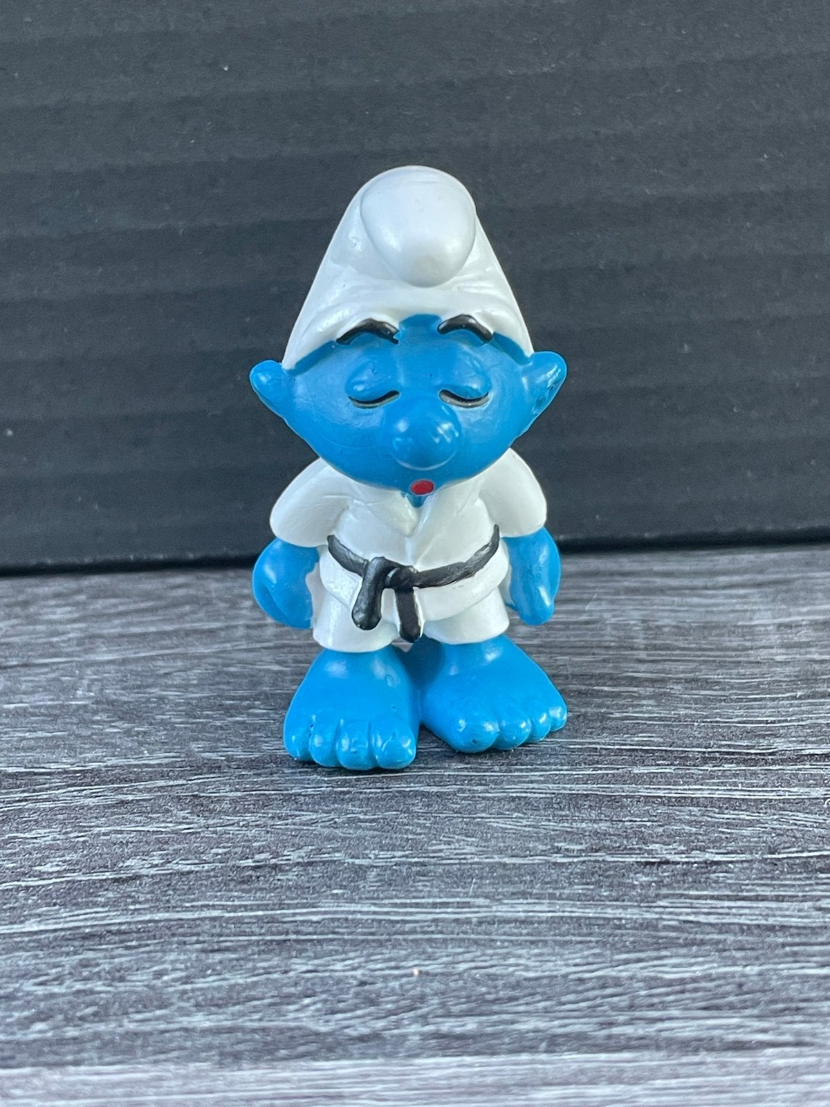 Smurf in judo pak - Vintage Smurfen figuurtje, Ophalen of Verzenden, Gebruikt, Overige Smurfen, Poppetje, Figuurtje of Knuffel