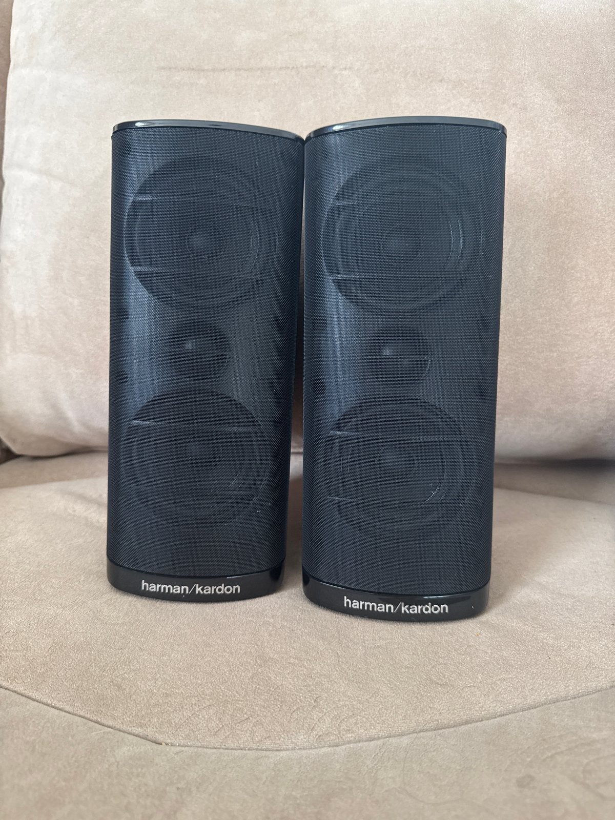 Harman Kardon Stereo Speakers - Uitstekende Geluidskwaliteit, Stereo speakers, Inclusief kabels, Ophalen of Verzenden, Zo goed als nieuw